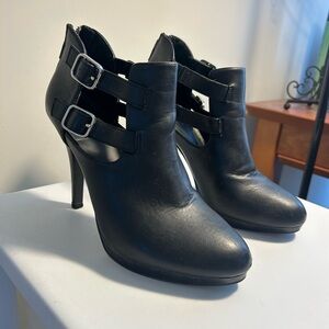 Style & Co Black Heeled Boots with Sleek Design